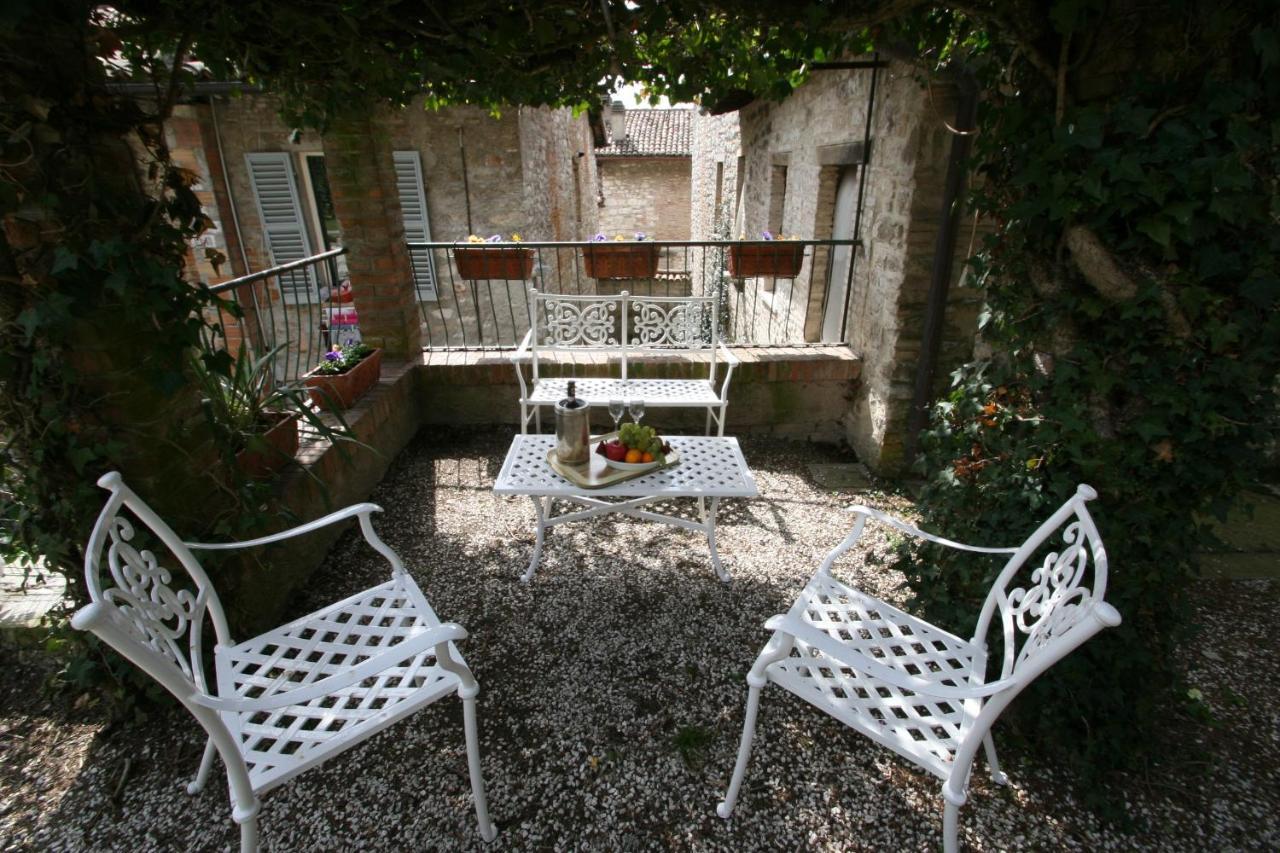 Apartamento Vescovado 7 Gubbio Exterior foto